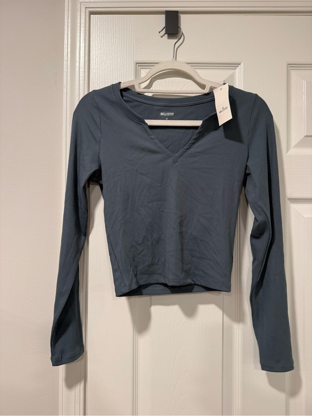 Hollister Long-Sleeve V-Neck Crop Top in Slate Blue